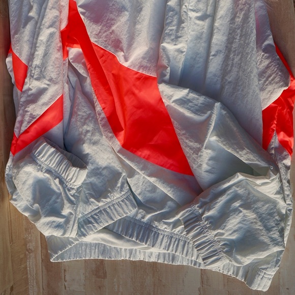 Nike Sportswear Anorak Big Swoosh Hooded Jacket - Picture 2 of 15